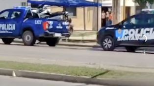 B° Villa Hipódromo: motociclistas escaparon de un control, hirieron a policías tras una persecución y secuestraron estupefacientes