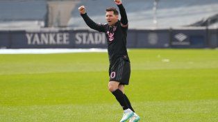 Lionel Messi celebra su gol en la MLS. Ahora jugará en La Bombonera.