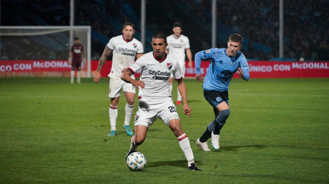 Gustavo Velázquez planteó que podría irse de Newells para jugar en Cerro Porteño. Gustavo Velázquez planteó que podría irse de Newells para jugar en Cerro Porteño.
