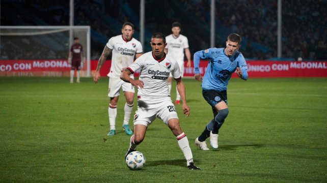 Gustavo Velázquez planteó que podría irse de Newells para jugar en Cerro Porteño. 