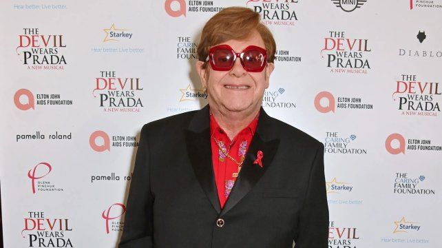 Elton John reveló que una infección lo dejó prácticamente ciego