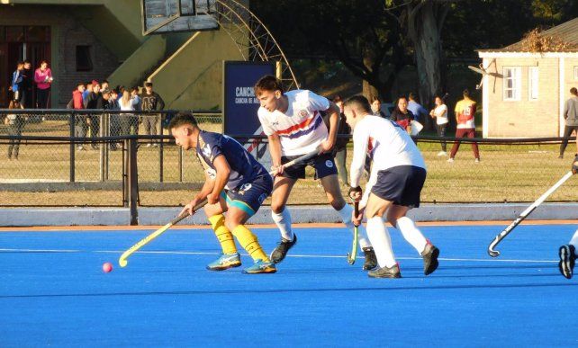 Debut triunfal de El Quillá en la Súper Liga Masculina que se juega en Santa Fe. Debut triunfal de El Quillá en la Súper Liga Masculina que se juega en Santa Fe.