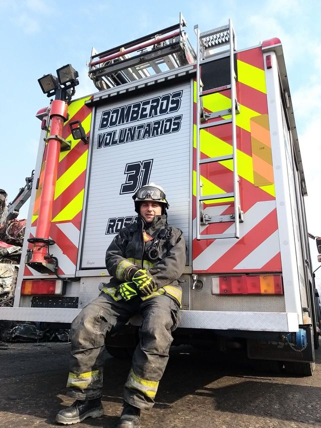 Luciano Salazar bombero voluntario