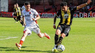 Deportivo Madryn perdió con Defensores de Belgrano y no pudo alejarse de Colón