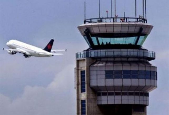 Dos aviones casi chocaron el domingo cuando estaban en pleno vuelo
