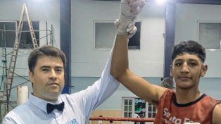 &nbsp;Dylan Acuña ganó por puntos y defendió con éxito su título A.M.B.P.A.