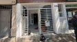 Asaltaron y maniataron a una persona en un edificio céntrico de Rosario, pero un llamado frustró el robo
