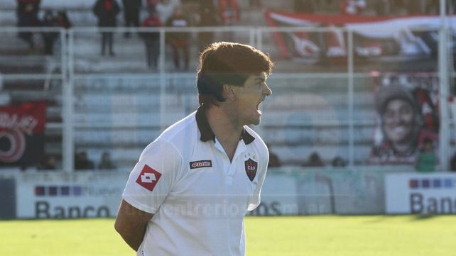 Forestello dejó a Patronato en Primera División y este jueves aregló su llegada a Olimpo de Bahía Blanca
