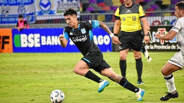 Racing logró un triunfo importante en Santiago del Estero.