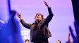 Javier Milei comenzó el acto cantando Panic Show, de La Renga. Javier Milei comenzó el acto cantando Panic Show, de La Renga.