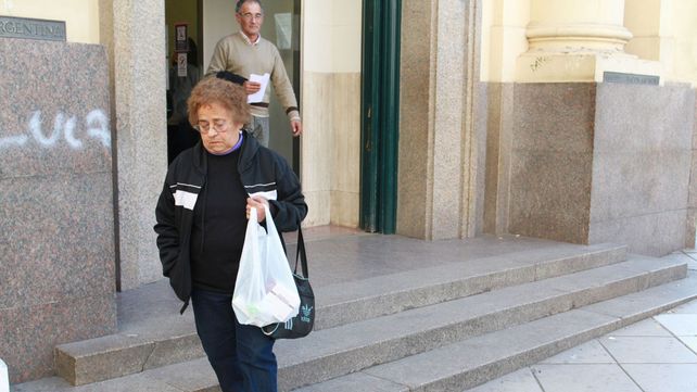 De cuánto sería la suba a jubilados que anunciarán esta semana