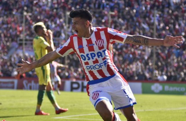 Unión debutó como local con un gran triunfo ante el subcampeón Defensa y Justicia