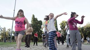 A jugar y a bailar. La plaza de las Ciencias acaparó un festival para chicos con síndrome de Down.&nbsp;