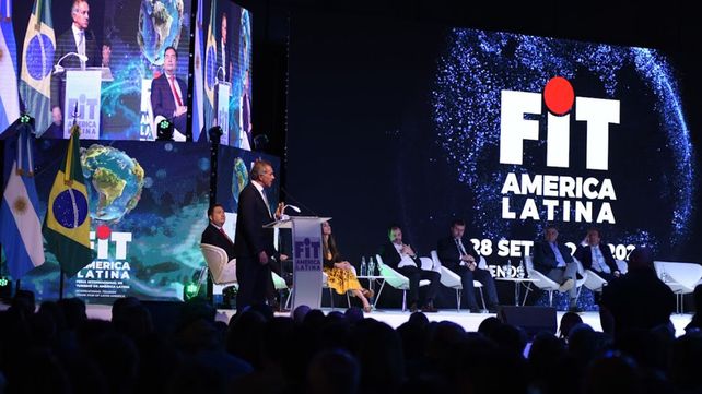 Ante un auditorio colmado con más de 1.200 asistentes se realizó el acto inaugural de la Feria Internacional de Turismo de América Latina (FIT)