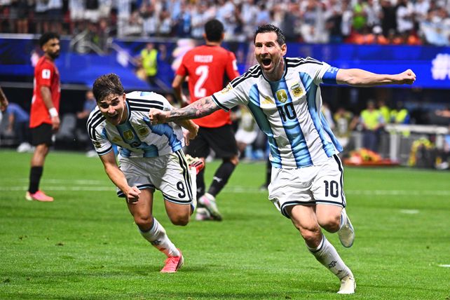 Messi empató el partido para Argentina, que minutos después cerró la remontada.