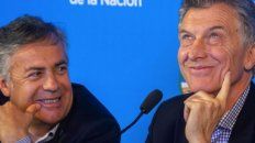Cornejo y Macri: sonrisas y algo más. Cornejo y Macri: sonrisas y algo más.