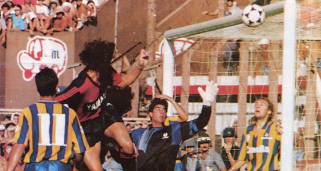 Los hinchas de Newells festejan los 20 a&ntilde;os del gol de Domizi a Central