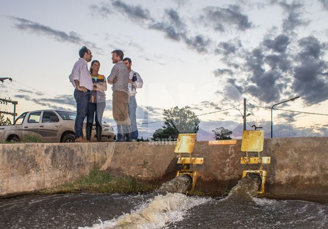 Emergencia hídrica: José Corral recorrió Colastiné Norte