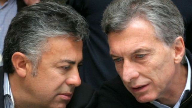 Macri necesita a la UCR para sobrevivir
