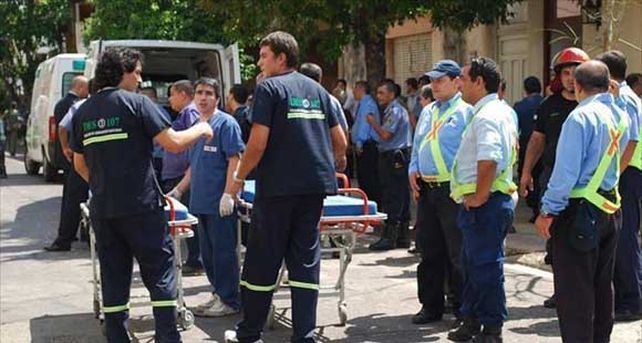Seis muertos y cuatro heridos al derrumbarse un edificio en Corrientes