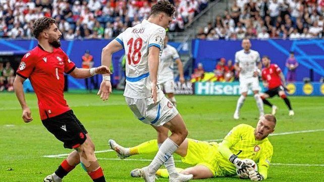 Georgia y República Checa repartieron puntos y quedaron cerca de la eliminación en la Eurocopa.