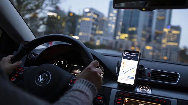 Tras realizar la denuncia en Fiscalía la víctima contó lo sucedido en sus redes sociales y otras mujeres comenzaron a narrarle sucesos similares con el mismo chofer. El hombre conduce un Chevrolet Prisma.&nbsp;