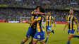 Los jugadores de Central festejan el segundo tanto canalla en el triunfo ante Gimnasia.
