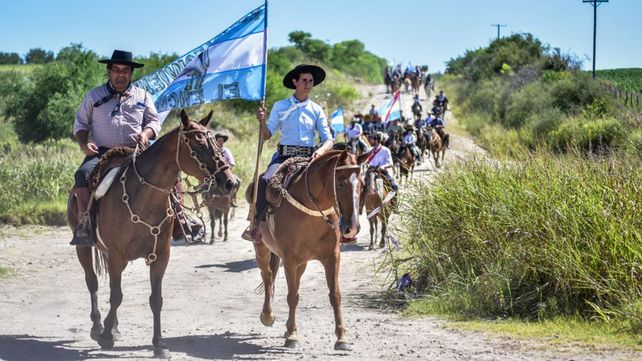 Los jinetes portaron la bandera Argentina y la de Entre R&iacute;os.&nbsp;