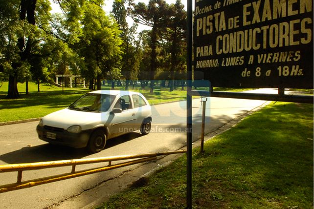 Desde hoy la licencia  de conducir se dará en el mismo día