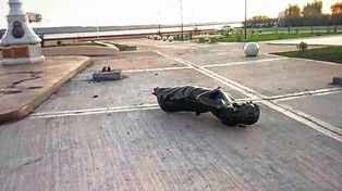 Vandalizan escultura de Cristina Fernández en Río Gallegos