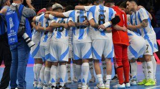 La Argentina va por el paso a la final.