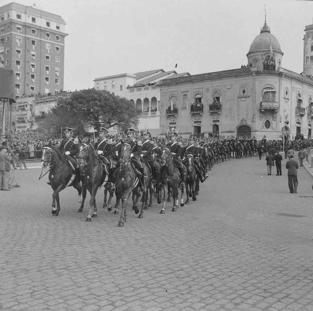 Los desfiles fueron una parte importante de la conmemoración, antes y después de la creación del Monumento. 