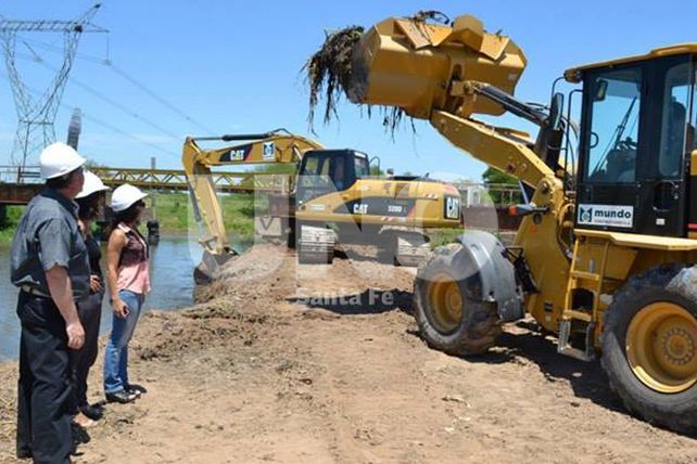 Se pusieron en marcha las obras para la apertura del Riacho Santa Fe