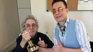 Antonio Gasalla recibió de manos de Marcelo Polino el premio Martín Fierro a la trayectoria durante un encuentro en el lugar de internación del humorista.