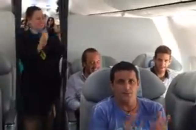 Juan Martín Del Potro fue ovacionado en el vuelo que lo trabajo de vuelta al país.