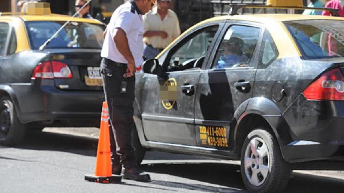 Un taxista fue detenido por conducir alcoholizado y manejar a alta ...