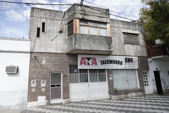 Por una denuncia de usurpación la policía entró a una casa y halló a un hombre muerto en la cama