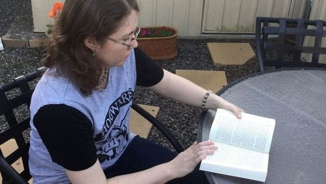 Rebecca Sharrock recuerda todo lo que le sucedió desde que tiene 12 días.