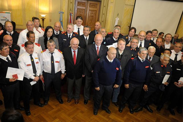 La provincia entregará aportes económicos a bomberos voluntarios
