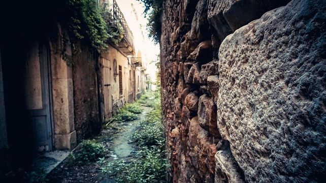 Imágenes de un pueblo fantasma de Italia abandonado tras un terremoto hace 35 años