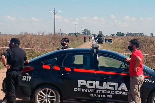 El auto en el que fue trasladado y asesinado Héctor Cornalis fue hallado en un camino rural del distrito Colonia Cello en el departamento Castellanos.