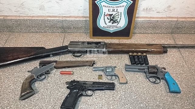 El arsenal que hallaron en barrio Cabal