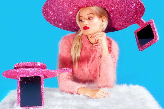 Crearon sombrero para hacer selfies