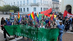Jóvenes santafesinos marcharon por la legalización de la marihuana y contra el narcotráfico