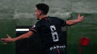 Ailen Battauz marcó los dos goles de Paraná.