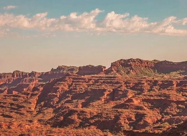 San Luis ofrece paisajes serranos, diques, cascadas y parques nacionales como Sierra de las Quijadas.