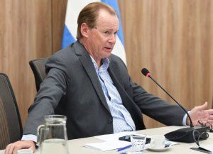 El endeudamiento de las familias no puede seguir esperando, declaró Gustavo Bordet