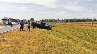 Michael Díaz, hijo de Ramón Díaz, chocó en la localidad de 9 de Julio, y su esposa perdió la vida.