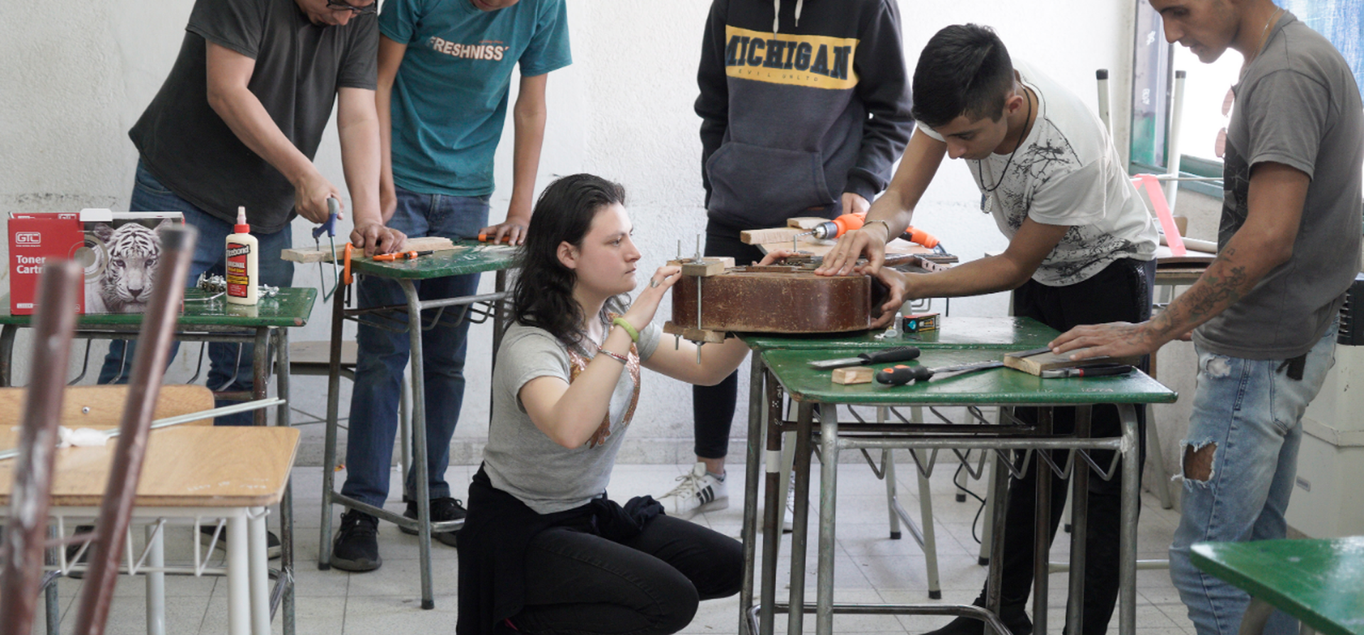 La orquesta infanto-juvenil de Empalme Graneros sumó su propio lutier
