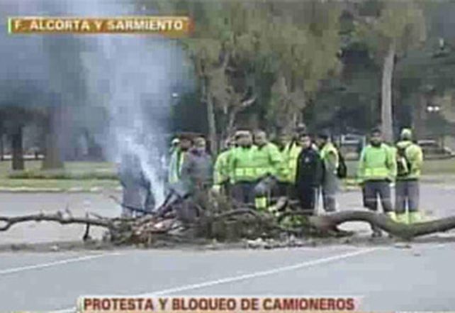 Camioneros protestan tras muerte de afiliado: Hasta que no aparezca Moyano no paramos